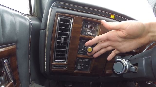 Cadillac Brougham. Американский комфорт в 90е