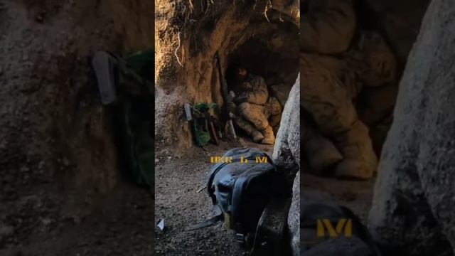 Наша арта работает по позициям противника в режиме нон-стоп, не давая им головы поднять. смотреть онлайн