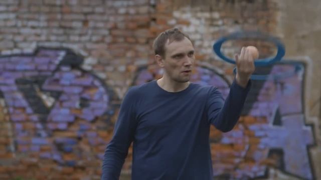 Juggling: two rings + one ball смотреть онлайн