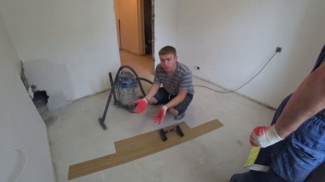 Лучшее решение в ремонте.Правда о ПВХ и кварцвиниловой плитки.Изобретение для укладки ПВХ плитки смотреть онлайн