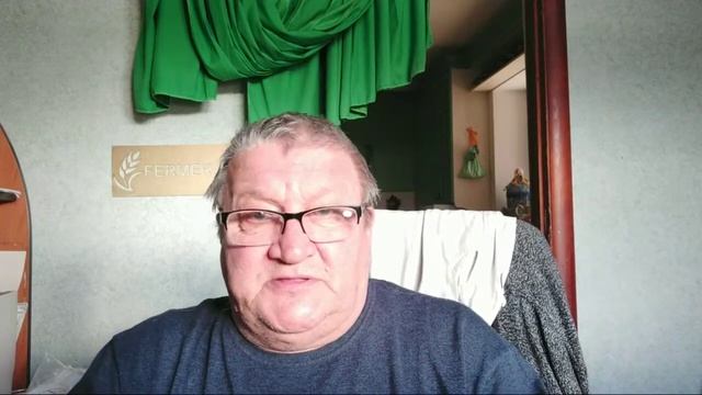 До какого возраста крольчиха кормит крольчат