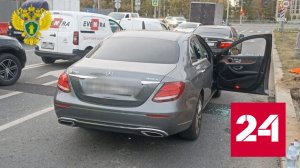 Нападение на водителя Mercedes в Москве попало на видео - Россия 24