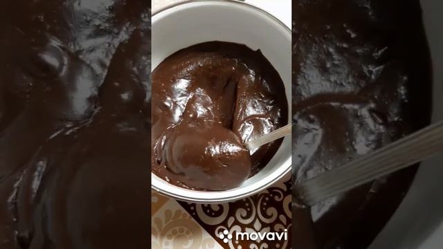 ? Шоколадная вкусняшка (сгущеное молоко и какао)