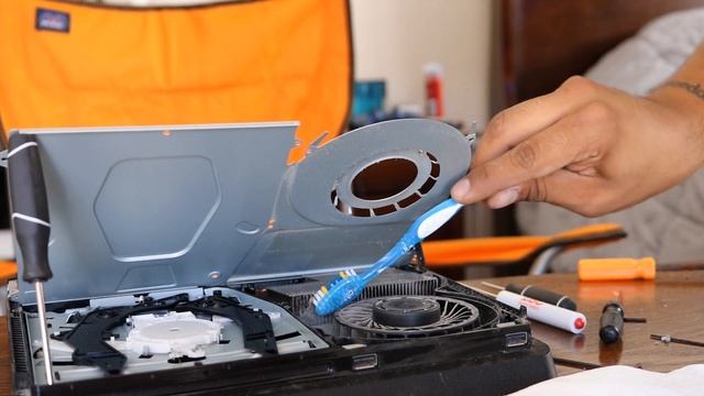 How To Fix A Loud PS4 Slim (CLEANING FAN) смотреть онлайн