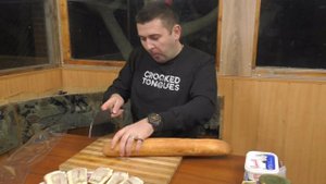 Простые и бюджетные сельские бутерброды с салом селедкой, соленым огурчиком. Зачем платить больше