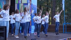 вожатский танец ( качаем газ)