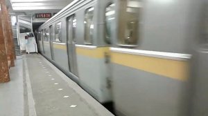 Поезд метро " Яуза " . 01.07.2018 отправление со станции Каховская.