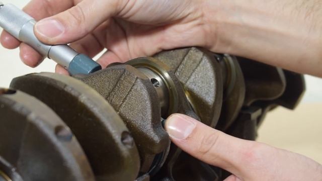 BEARING CLEARANCE - How to MEASURE and PREVENT engine damage смотреть онлайн