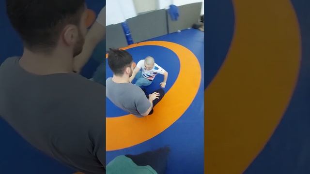 Выход из болевого приема приёма, борьба в Рамадан смотреть онлайн