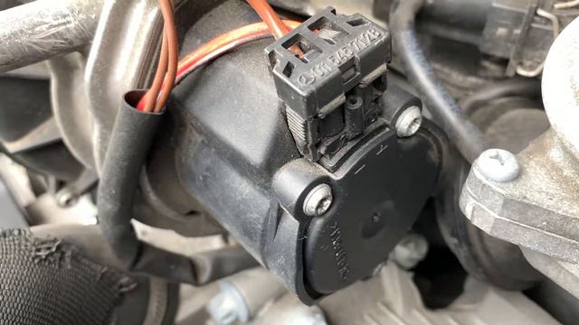 $46 fix Secondary air switching valve 2007 r class Mercedes смотреть онлайн