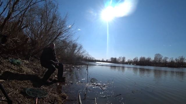 Не ожидал такого клева Думал карась! РЫБАЛКА на поплавок 2021 Рыбалка на карася! смотреть онлайн