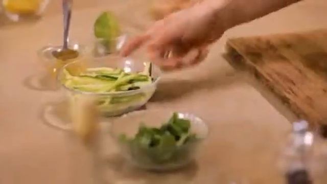 Вкусное диетическое блюдо из нежной индейки и цукини смотреть онлайн