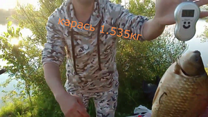 БЕШЕННЫЙ КЛЁВ КАРАСЯ В ЖАРУ!!! ДНЁМ!!! За 1,5 кг., таких ещё не ловил....mp4