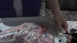 Рецепт приготовления мяса ноги дикого кабана замаринованого с чесноком и грибами  в духовке .