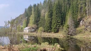 У подножия горы, где расположен курорт «Нижние Серги»