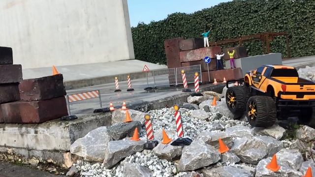 BRUDER TRUCKS Jeep RACE v Carrera RC Ford F-150 RAPTOR MONSTER PICKUP