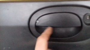 Обзор ремонта внешней ручки ляды багажника и скобы Renault Kangoo 1.9 2002 Рено кенго 1.