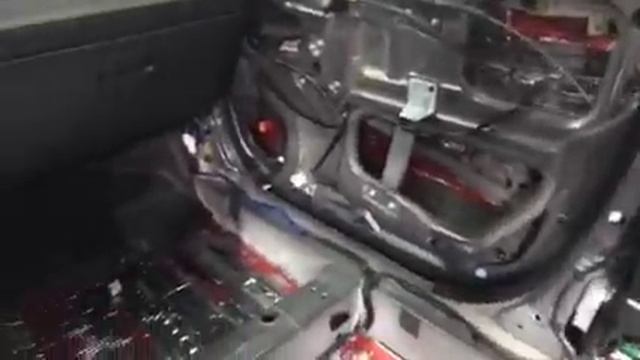 Виброизоляция Киа Рио. Установка фольгированной вибро снижает аэродинамические шумы при движении смотреть онлайн