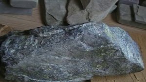 Камень для ландшафтного дизайна Змеевик