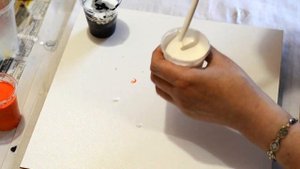 Круговая акриловая заливка на обойном клее и лаке. / Acrylic pouring on wallpaper glue and varnish