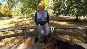 Как научить собаку гулять без поводка? Воспитание щенка.