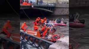 Трагедия в Санкт-Петербурге. Автобус упал в реку. Есть погибшие и пострадавшие
