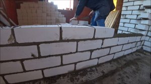 Кладка в пол кирпича под нитку.