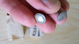 Две пачки гвозди мебельные