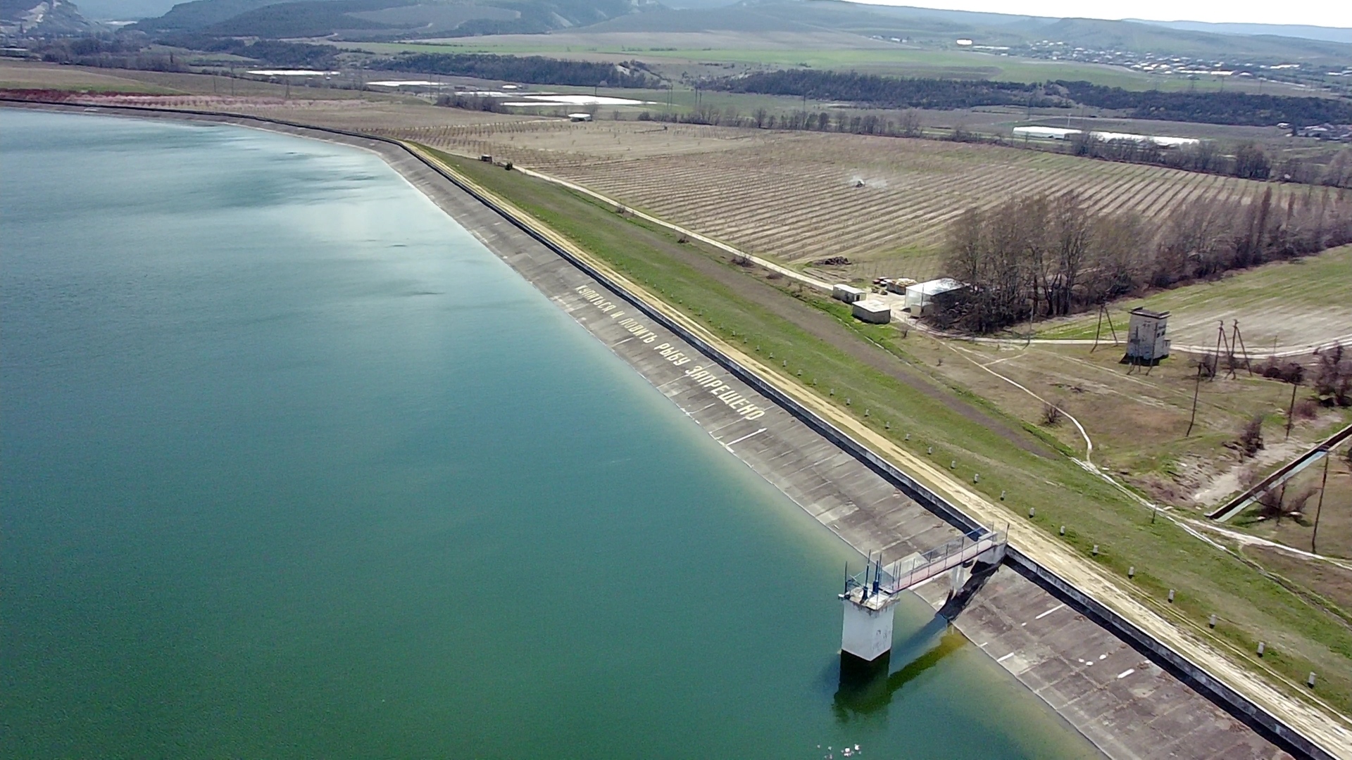 Вода крыма водохранилище. Бахчисарайское водохранилище. Вода Крым 2022 Фронтовое водохранилище. Водохранилище в Крыму в Ленинском. Бахчисарайское водохранилище фото.