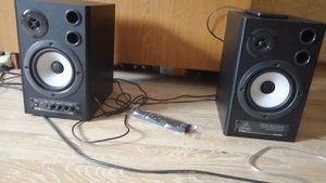 Акустика Oklick GMNG OK-700  обзор тест звука сравнение с мониторами Behringer ms40