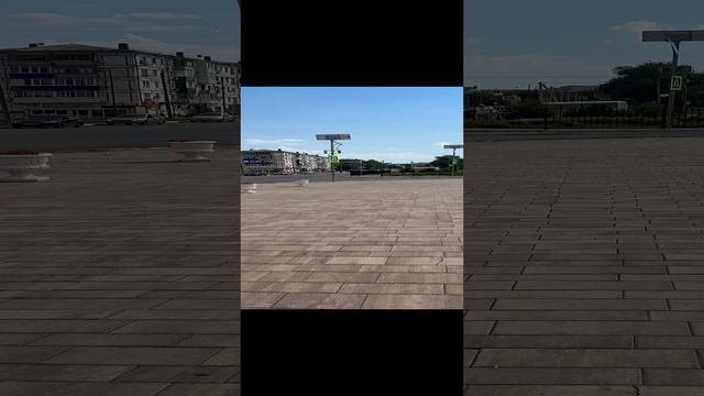 Вода течёт из под асфальта #shorts