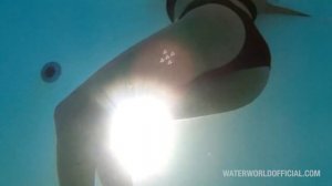 Красотка под водой