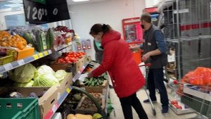 127Из Казахстана в Россию. Зачем подарки принимаем  Размер пенсии у папы. Тюменская обл. Сибирь