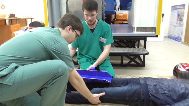 Транспортная иммобилизация. Часть 2: Шина на нижнюю конечность.
