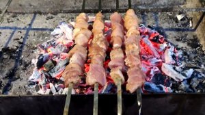 Жарим шашлык, свинина, слово мясника. Получилось вкусно.