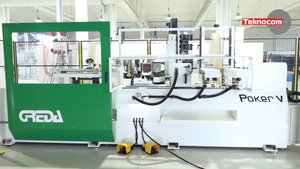 POKER V - обрабатывающий центр с ЧПУ по дереву