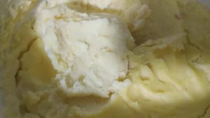 ЖАРИМ РЫБКУ ПИКШУ. НА ГАРНИР КАРТОФЕЛЬНОЕ ПЮРЕ И ОГУРЧИКИ С ПОМИДОРКАМИ