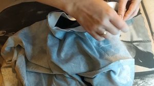 ПОШИВ ТРИКОТАЖНОЙ ФУТБОЛКИ ЧАСТЬ 2 (ОБРАБОТКА ГОРЛОВИНЫ ПОДВЯЗОМ)