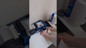 Проверить масла на машинке трения.