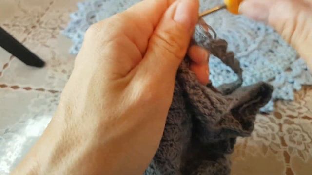 Вяжем митенки. Часть 2 (перчатки без пальцев) смотреть онлайн