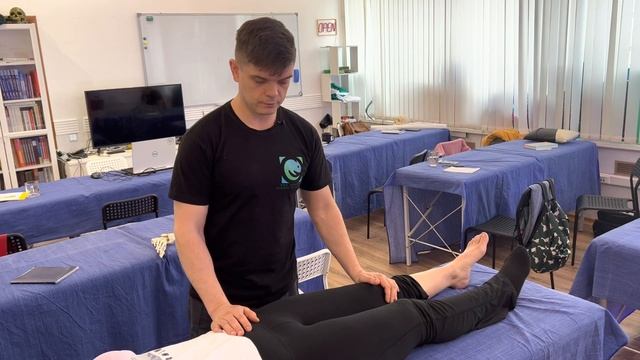Вправляем подвывих голеностопного сустава, устраняем боль в пятке и коленном суставе