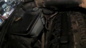снять жабо и воздуховоды. за одну минуту БМВ Х5 Е 53 БЕНЗИНОВЫЙ ДВИГАТЕЛЬ