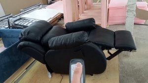 Кресло реклайнер!с двумя моторами ,спинка регулируется отдельно подножье .