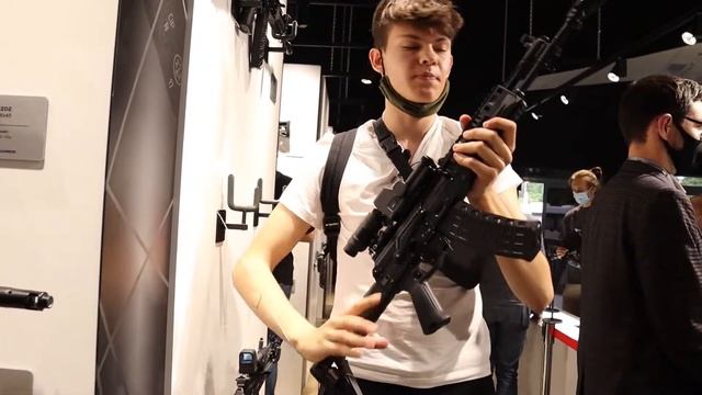 Новый АК-12?! Зачем кнопка на рукоятке и причём тут АК-19? #АРМИЯ2020