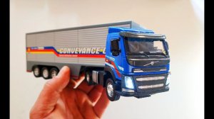 Про машинки. Открываю новую модель машины грузовик Volvo/Вольво фура свет и звук распаковка и обзор.
