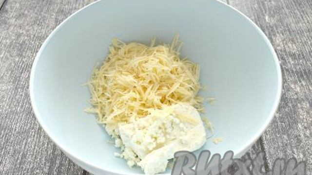 Самса с творогом и сыром из слоёного теста