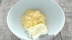 Самса с творогом и сыром из слоёного теста