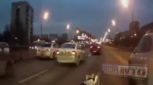 Осторожно, тупые дуры за рулем Типичные блондинки