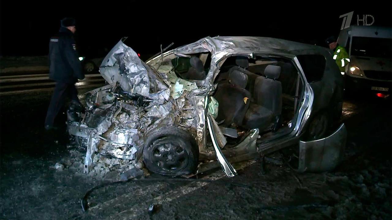 Микроавтобус стал огненной ловушкой: восемь человек погибли в жуткой аварии в Новой Москве