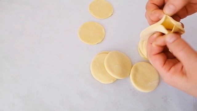 Вареники с картошкой на пару в мантоварке. Очень просто, вкусно и сытно.